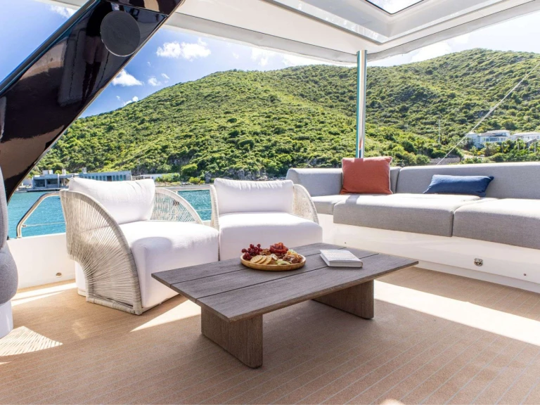 Luxury Yacht to hire British Virgin Islands (BVI) at the best price