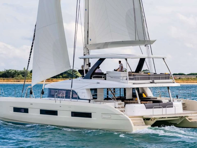 Luxury Yacht hire in British Virgin Islands (BVI) - Lagoon REVERIE