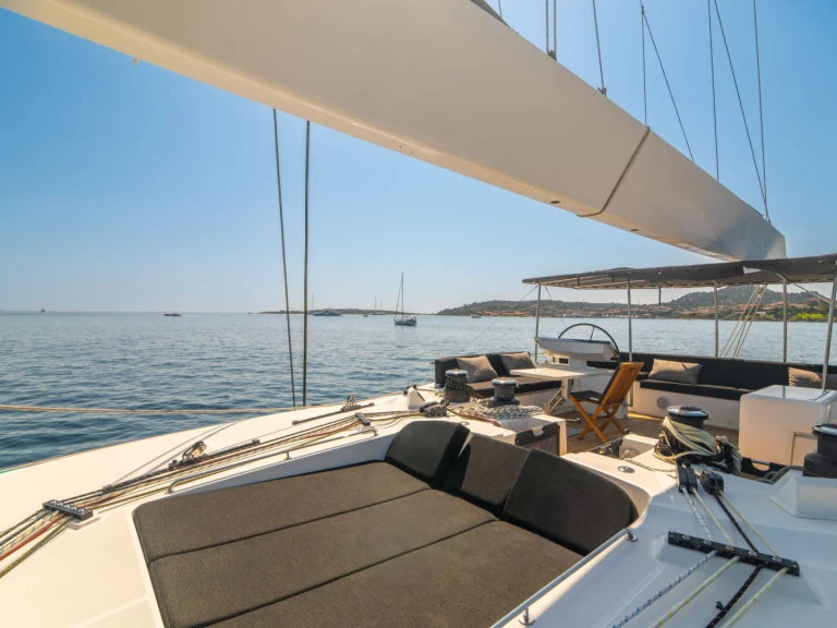 Charter a Lagoon The Sun in Olbia on Samboat