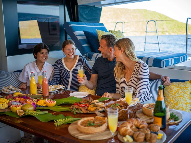 Charter a Lagoon ANDROMEDA in Newport on Samboat
