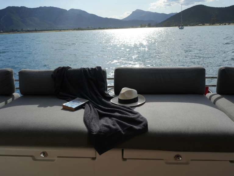 Yacht hire Piraeus cheap SELENE