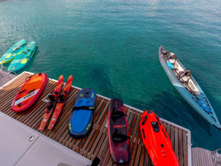Fountaine Pajot NAMASTE (SAMANA) charter bareboat or skippered in  Piraeus