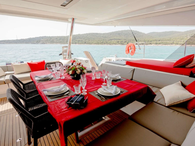 Yacht charter Piraeus - Fountaine Pajot ASTORIA on SamBoat