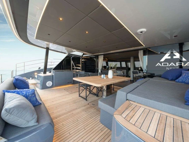 Hire Luxury Yacht with or without skipper Sunreef Athens