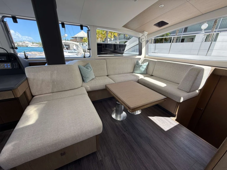 Yacht hire Bahamas cheap Flying Whale
