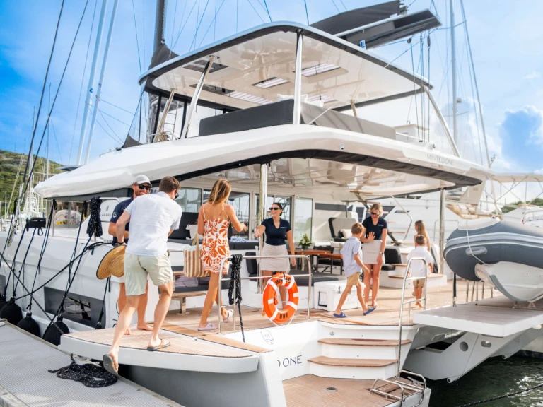 Hire Luxury Yacht with or without skipper Lagoon Tortola