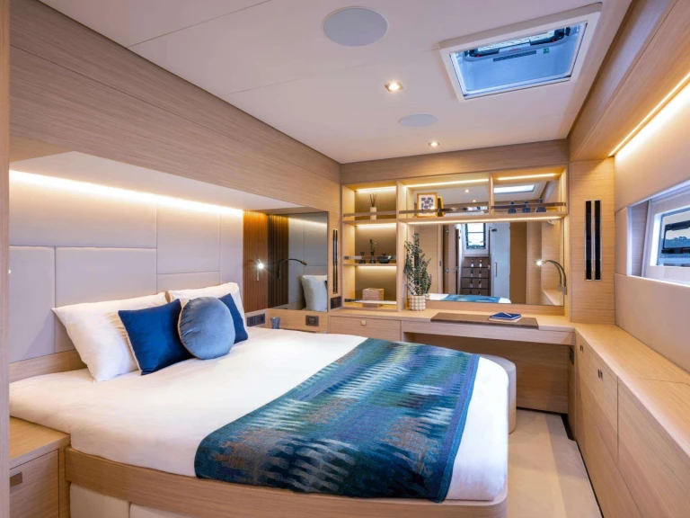 Charter a Lagoon GRACE 60 in Road Town on Samboat