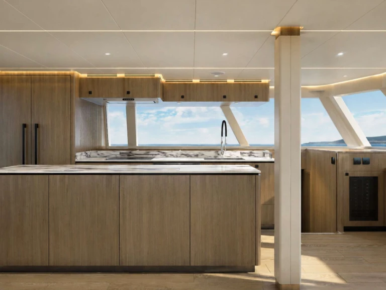 Hire Luxury Yacht HeySea with a boat licence