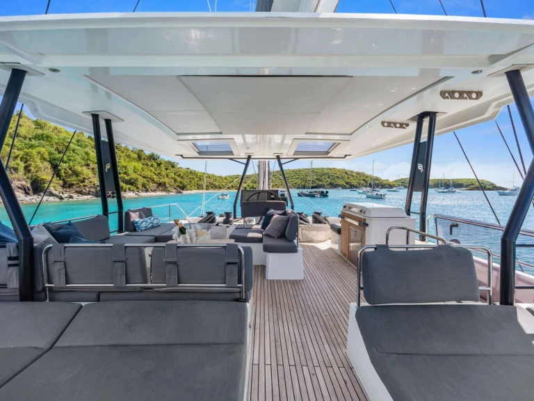 Hire Luxury Yacht Fountaine Pajot with a boat licence
