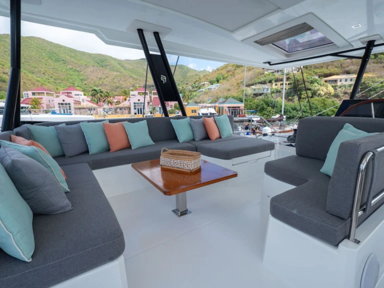 Charter a Fountaine Pajot KRAZY KAT in British Virgin Islands (BVI) on Samboat