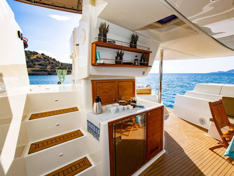 Hire Luxury Yacht with or without skipper Fountaine Pajot Piraeus
