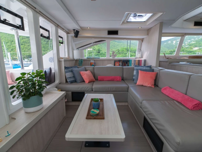 Charter a Leopard RUBY ONE in Road Town on Samboat