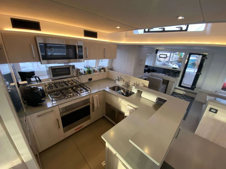 Hire Luxury Yacht with or without skipper Leopard Road Town