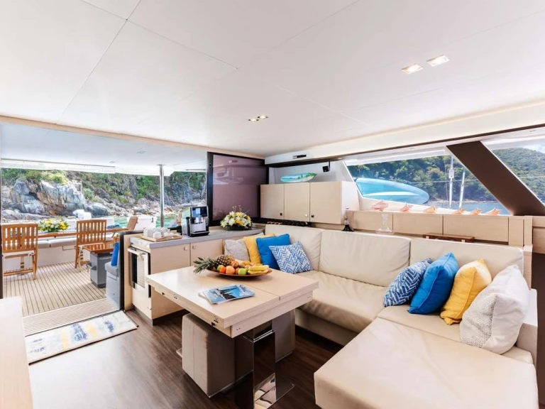 Yacht charter British Virgin Islands (BVI) - Fountaine Pajot SANDY CINCO on SamBoat