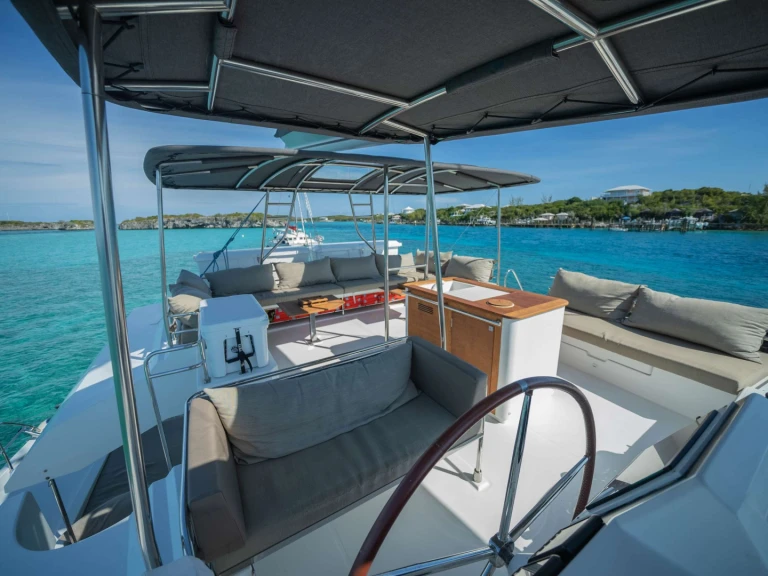 Charter a Fountaine Pajot WIND CHASER I in Bahamas on Samboat