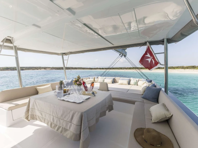 Luxury Yacht hire in Forio - Bali ALISEI