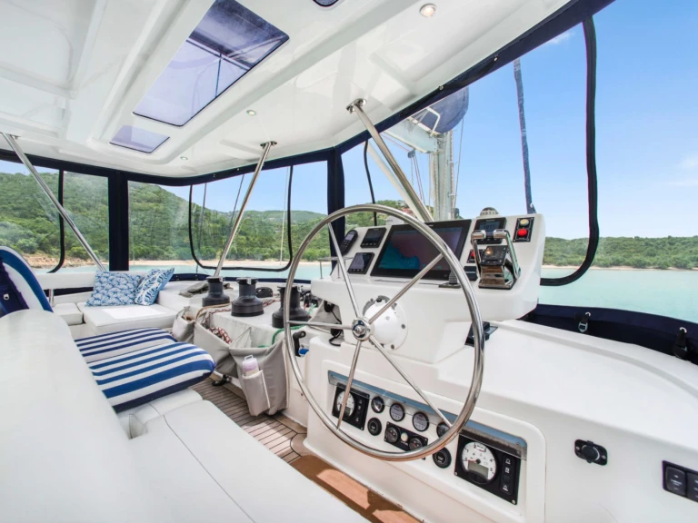 Hire a Leopard DEEP BLUE British Virgin Islands (BVI)