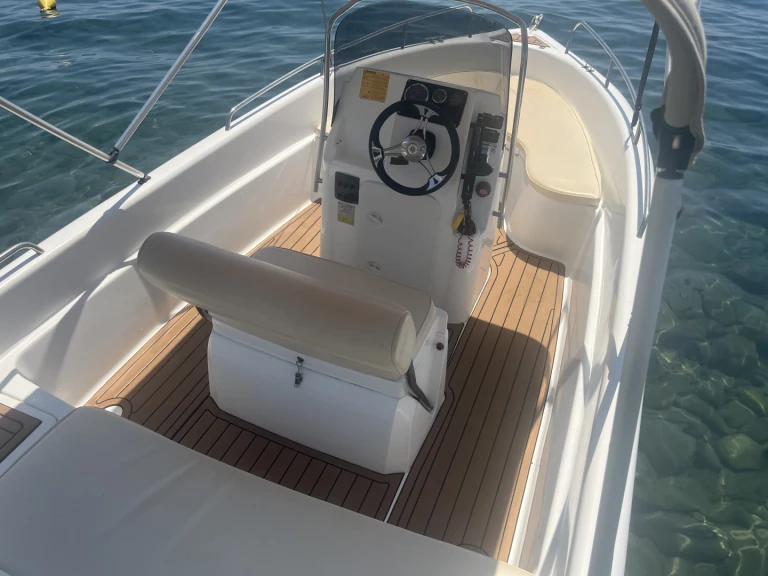 Yacht charter Kiotari - Poseidon Blu Water 170 on SamBoat