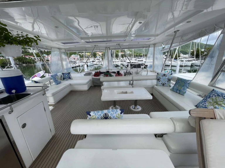 Hire Luxury Yacht Leopard with a boat licence