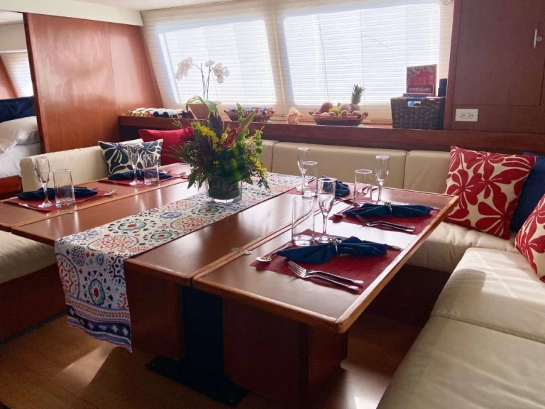 Luxury Yacht to hire Saint Thomas Island at the best price