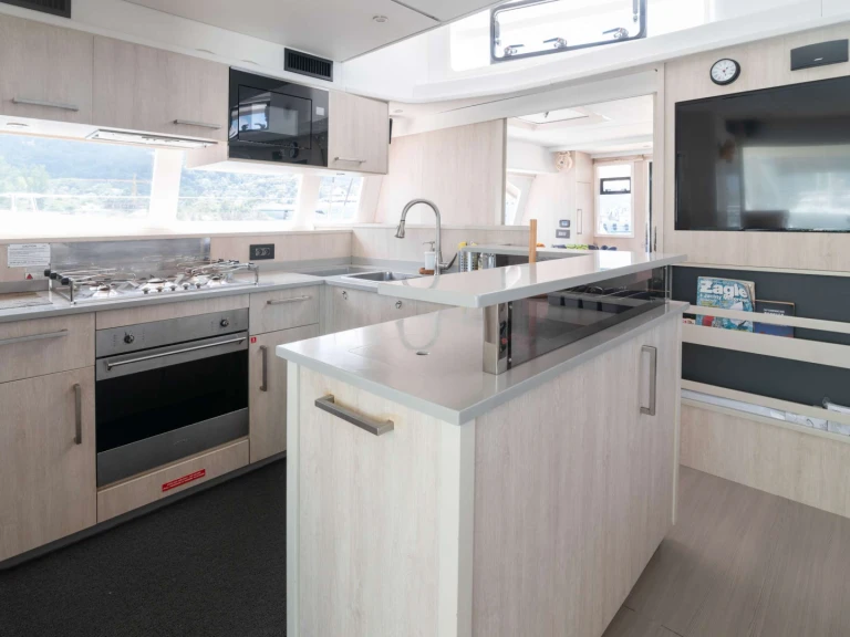 Hire Luxury Yacht with or without skipper Robertson and Caine Seychelles
