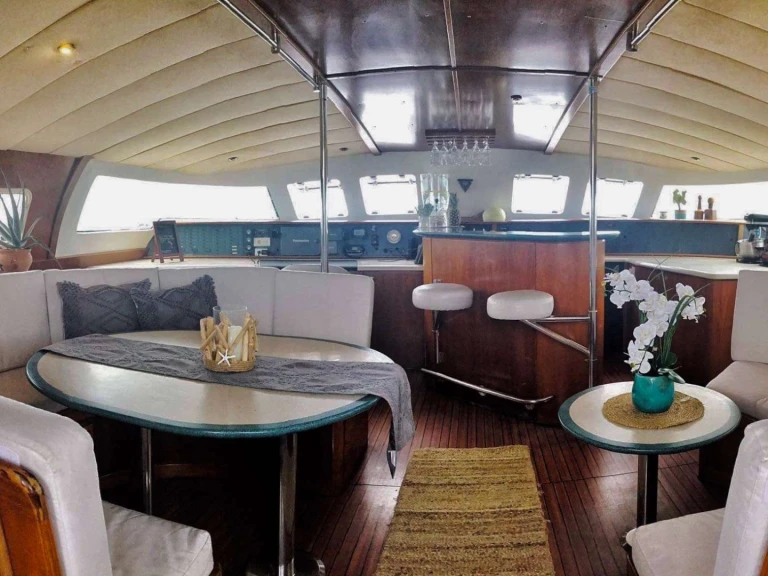 Hire Luxury Yacht with or without skipper Fountaine Pajot Saint Thomas Island