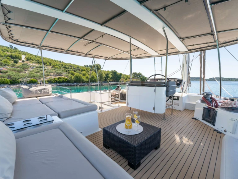Hire Luxury Yacht with or without skipper Lagoon Croatia