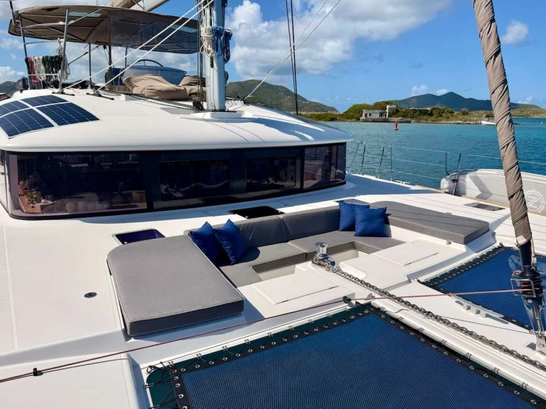 Luxury Yacht to hire British Virgin Islands (BVI) at the best price