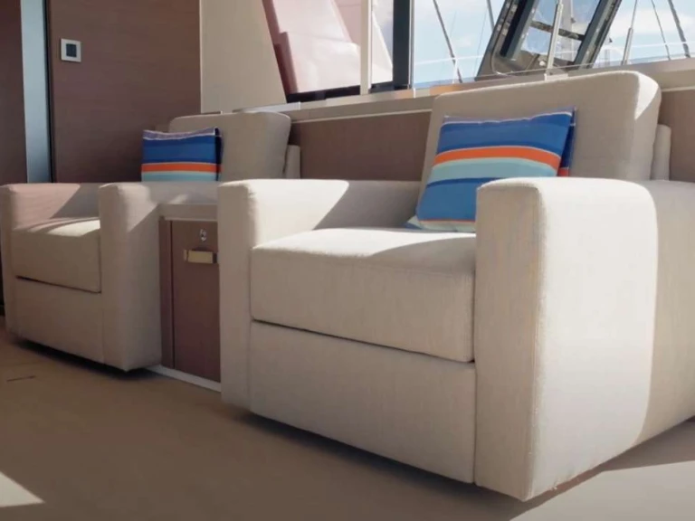 Hire Luxury Yacht Bali with a boat licence