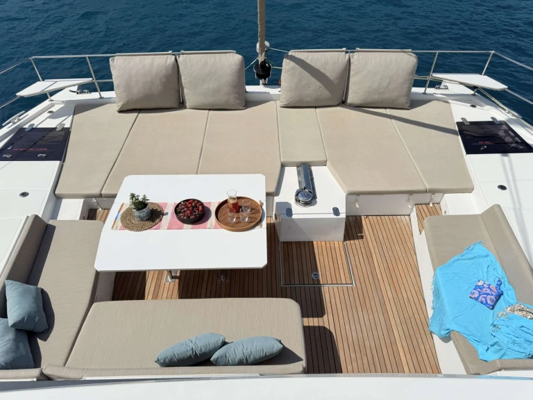 Yacht hire Lávrio cheap Fortune One