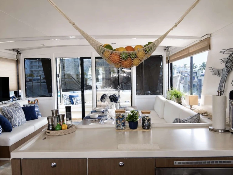 Yacht charter Nassau - Bali ZURI 3 on SamBoat