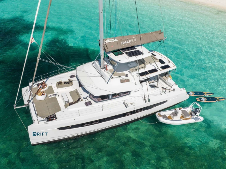Luxury Yacht to hire Nassau at the best price