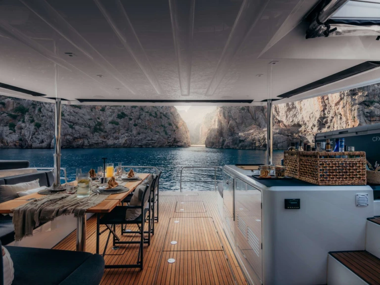 Charter a Lagoon ALMOSTA ROAD in Athens on Samboat