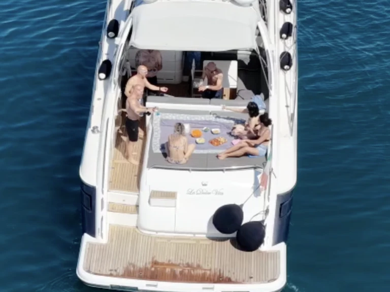Motorboat hire in Naples - Princess Princess V55