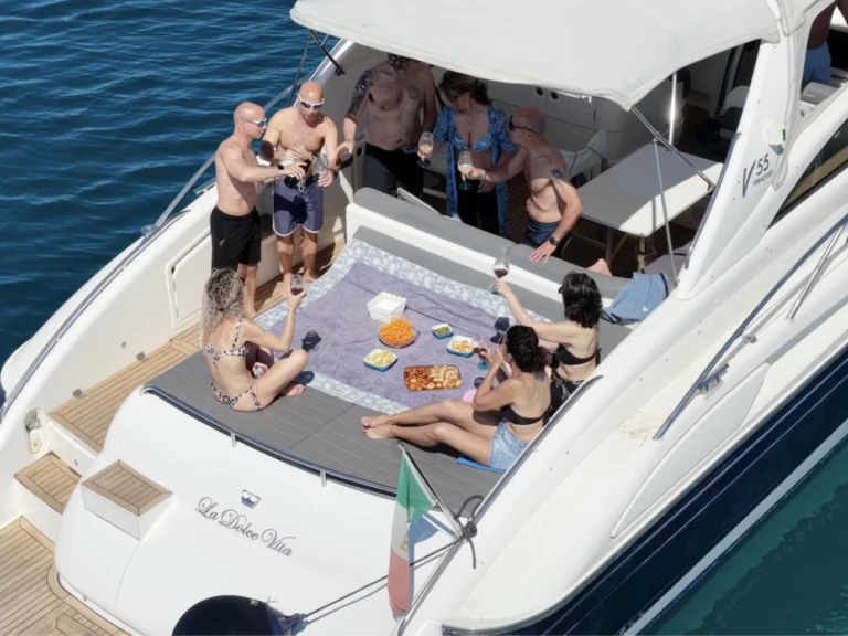 Hire Motorboat Princess with a boat licence