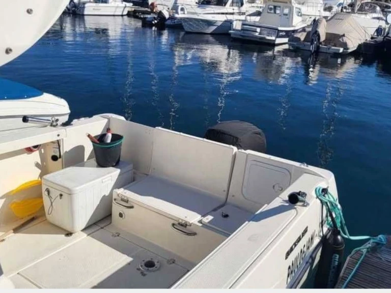 Yacht hire Sesimbra cheap Activ 605 Pilothouse