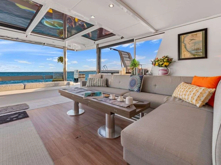 Luxury Yacht to hire Bahamas at the best price