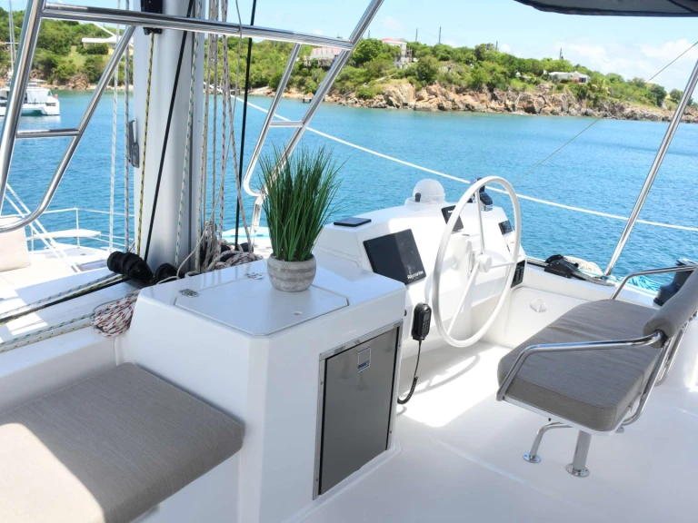 Yacht hire Saint Thomas Island cheap Escapade