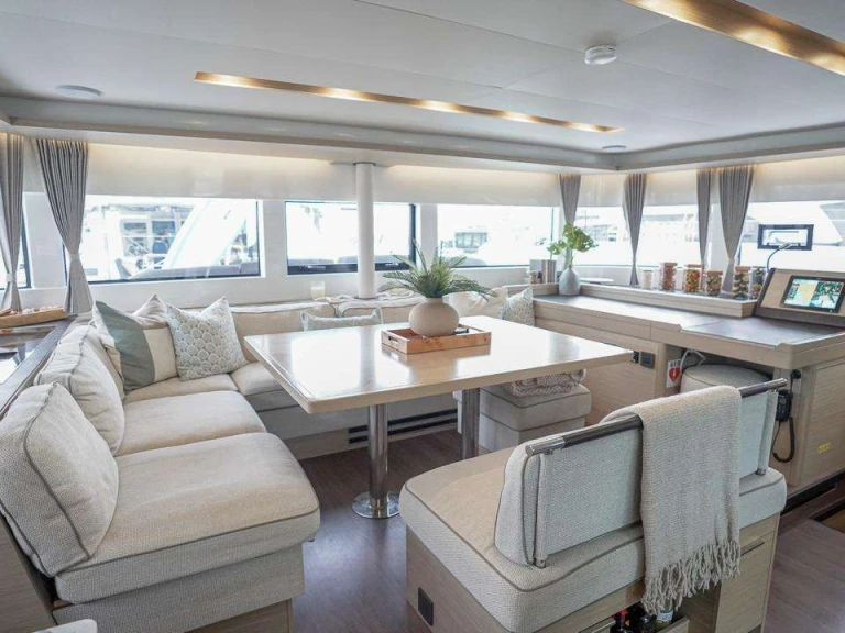 Hire Luxury Yacht with or without skipper Lagoon British Virgin Islands (BVI)