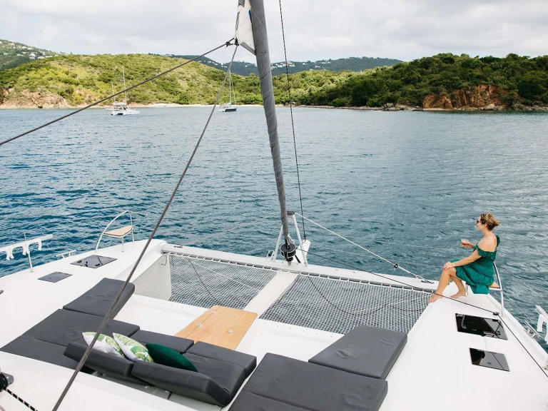 Charter a Fountaine Pajot G3 in British Virgin Islands (BVI) on Samboat