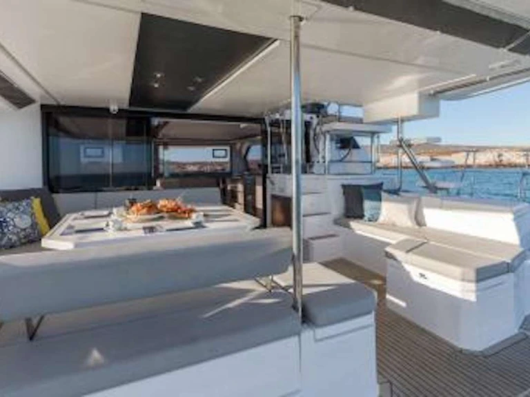 Charter a Leopard Hazel Della in British Virgin Islands (BVI) on Samboat
