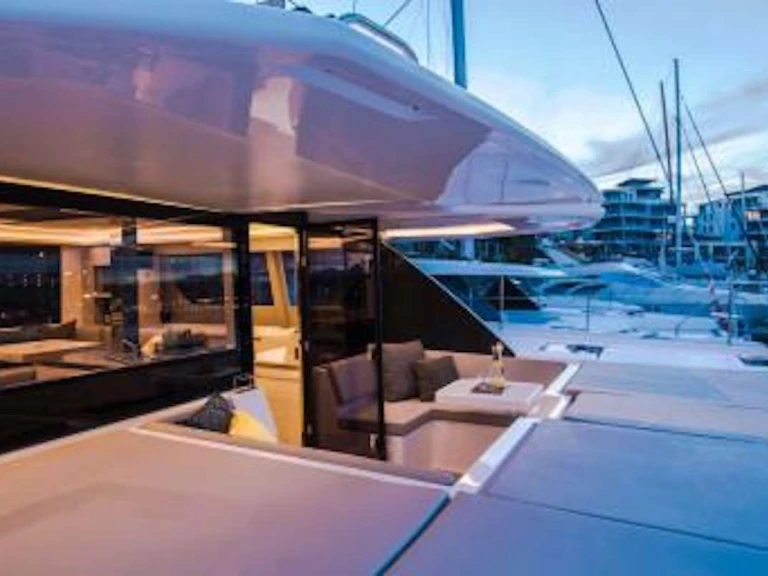 Hire Luxury Yacht with or without skipper Leopard British Virgin Islands (BVI)