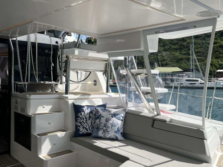Hire Luxury Yacht with or without skipper Leopard British Virgin Islands (BVI)