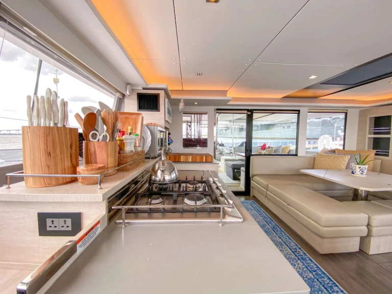 Hire Luxury Yacht with or without skipper Leopard British Virgin Islands (BVI)