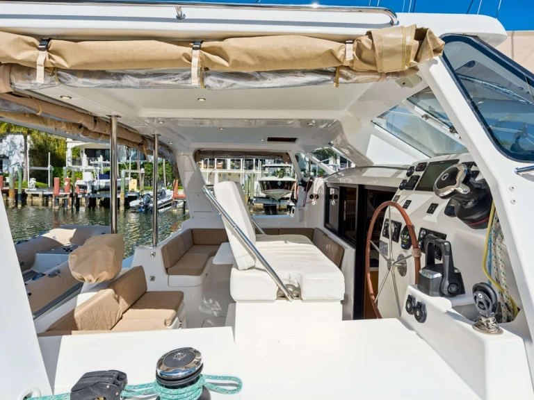 Hire Luxury Yacht with or without skipper St Francis Bahamas