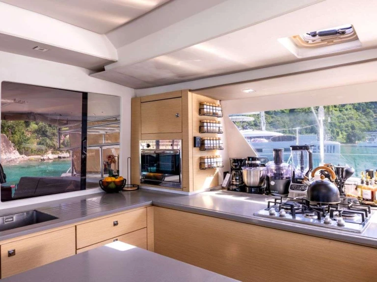 Hire Luxury Yacht Fountaine Pajot with a boat licence