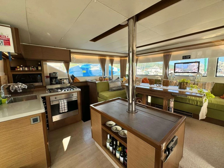 Yacht hire Tortola cheap THE ADVENTURE