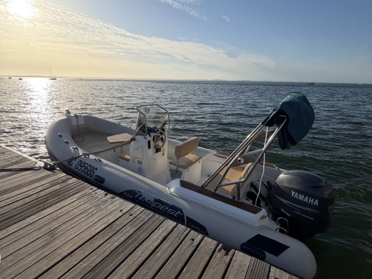 Charter a Capelli Tempest 626 in Lège-Cap-Ferret on Samboat