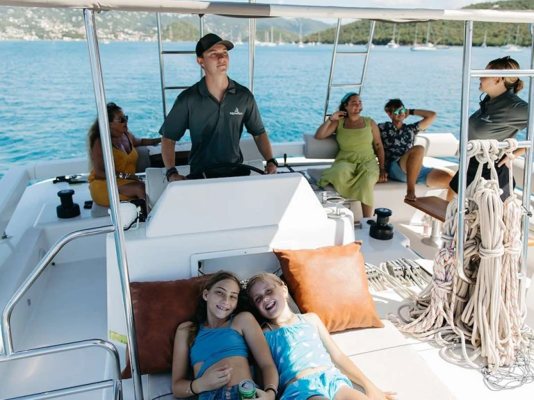Hire Luxury Yacht Dufour with a boat licence