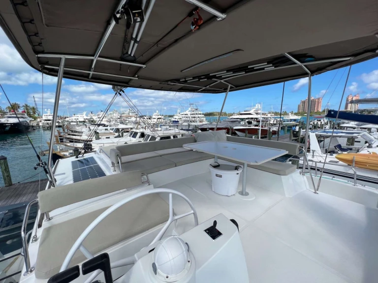 Hire a Bali KITTIWAKE Bahamas